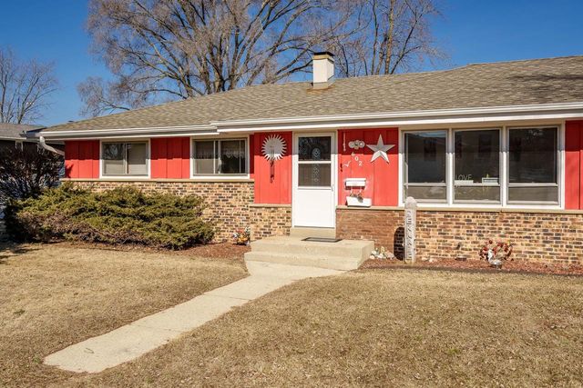 602 W Hilltop Trail, Fort Atkinson, WI 53538