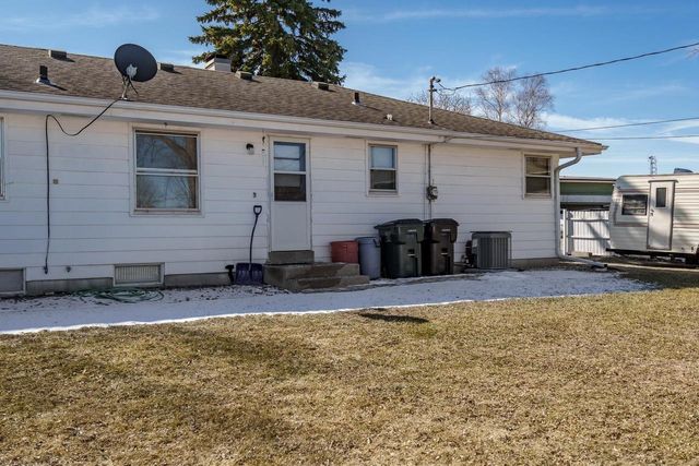 602 W Hilltop Trail, Fort Atkinson, WI 53538