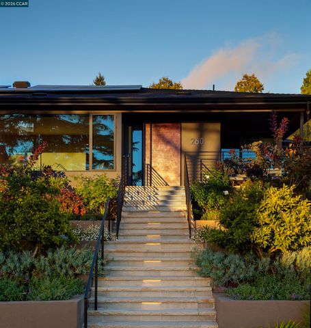 260 Pershing Dr, Oakland, CA 94611