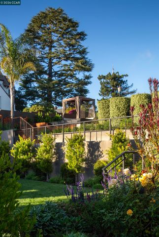 260 Pershing Dr, Oakland, CA 94611