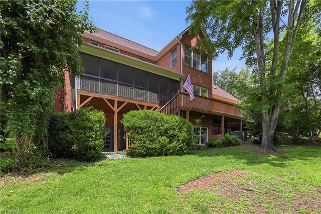 2027 Fairview Circle, Wilkesboro, NC 28697