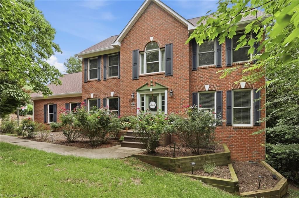 2027 Fairview Circle, Wilkesboro, NC 28697