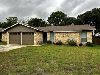 504 SUZZANE RD, Pflugerville, TX 78660