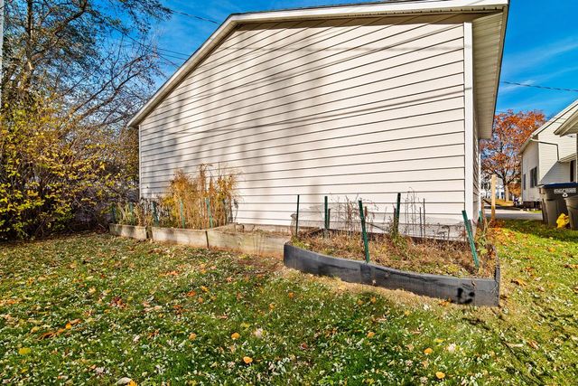 215 Lincoln AVENUE, Sheboygan, WI 53081