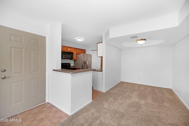 1880 E MORTEN Avenue 223, Phoenix, AZ 85020