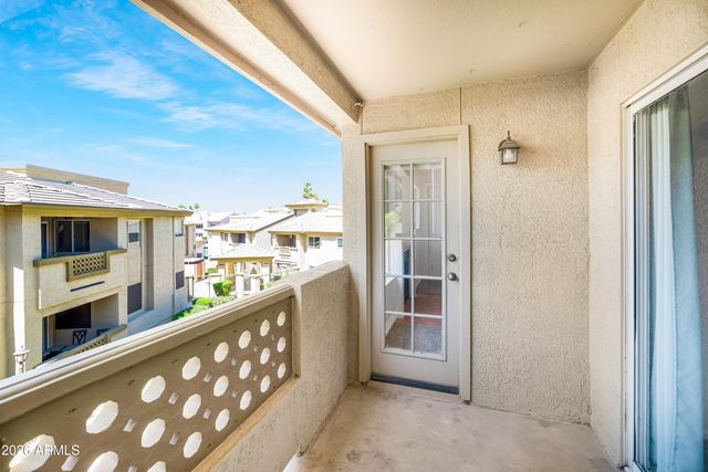 1880 E MORTEN Avenue 223, Phoenix, AZ 85020