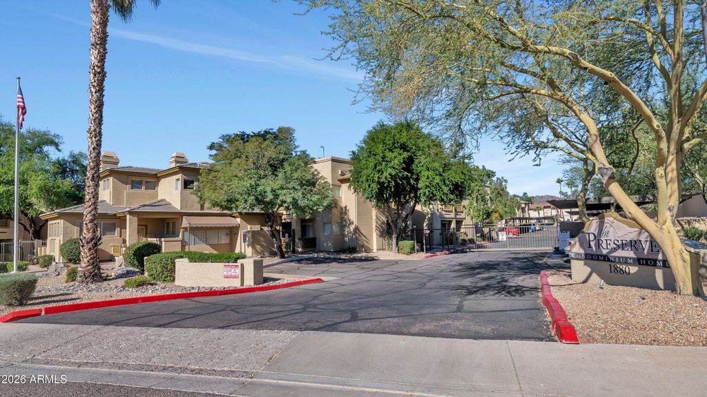 1880 E MORTEN Avenue 223, Phoenix, AZ 85020 — photo 2