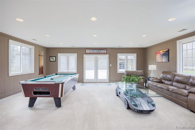 9247 Schrepfer Road, Howell, MI 48855