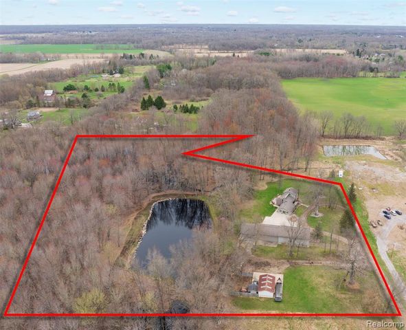 9247 Schrepfer Road, Howell, MI 48855