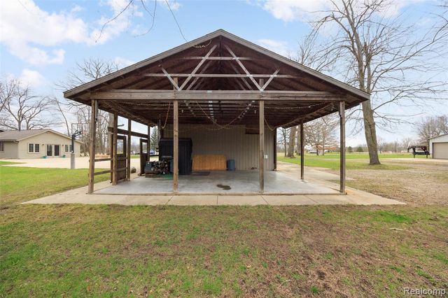 9247 Schrepfer Road, Howell, MI 48855