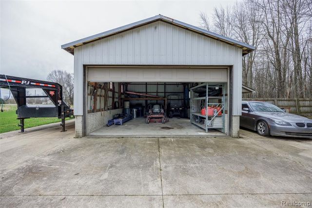 9247 Schrepfer Road, Howell, MI 48855
