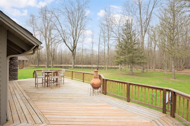 9247 Schrepfer Road, Howell, MI 48855