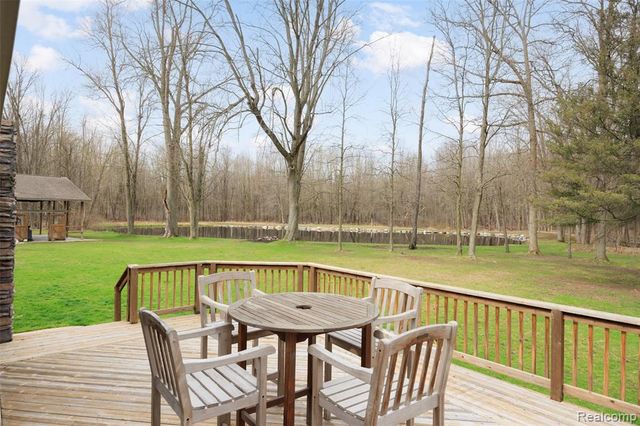 9247 Schrepfer Road, Howell, MI 48855