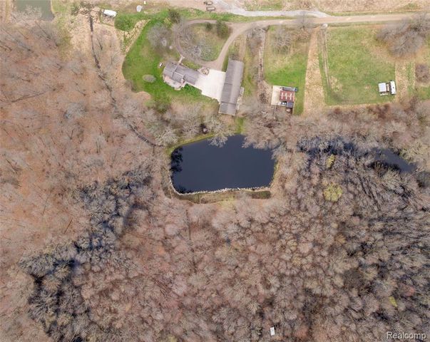 9247 Schrepfer Road, Howell, MI 48855