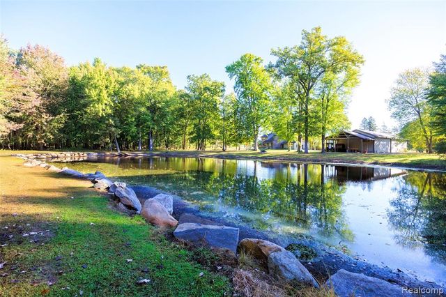 9247 Schrepfer Road, Howell, MI 48855