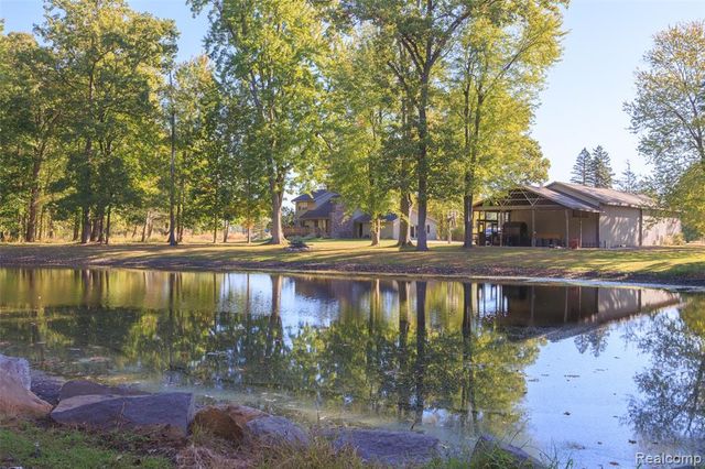 9247 Schrepfer Road, Howell, MI 48855
