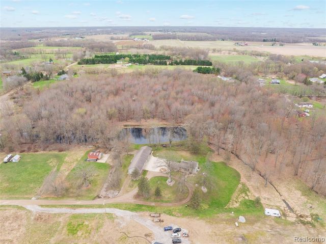 9247 Schrepfer Road, Howell, MI 48855