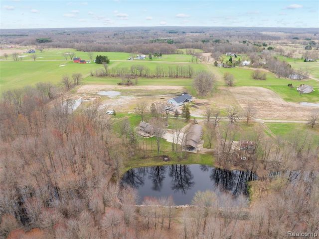 9247 Schrepfer Road, Howell, MI 48855