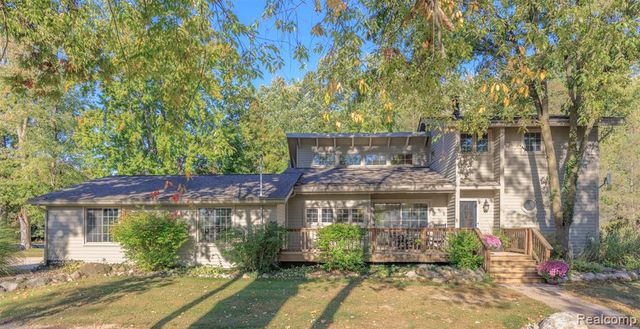 9247 Schrepfer Road, Howell, MI 48855