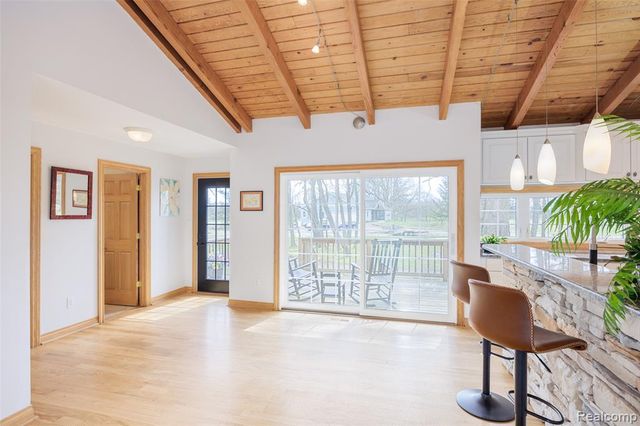 9247 Schrepfer Road, Howell, MI 48855