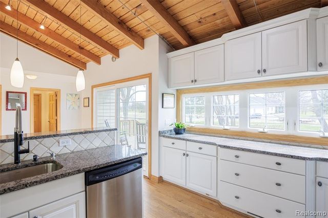 9247 Schrepfer Road, Howell, MI 48855