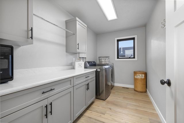 4401 24th St SE, Minot, ND 58701