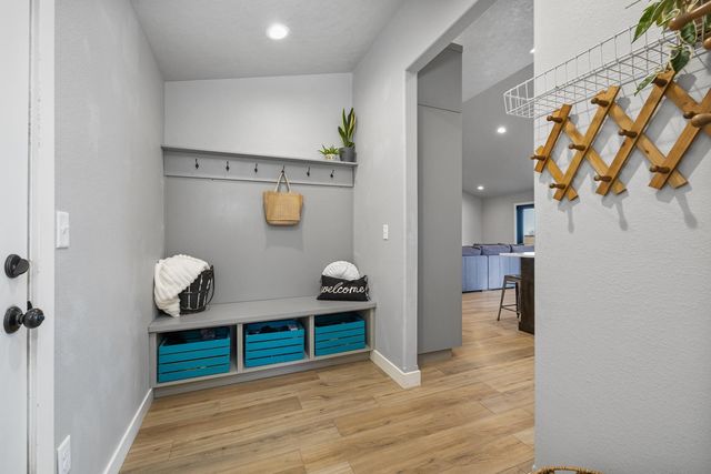 4401 24th St SE, Minot, ND 58701