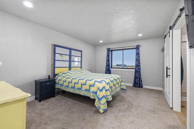 4401 24th St SE, Minot, ND 58701