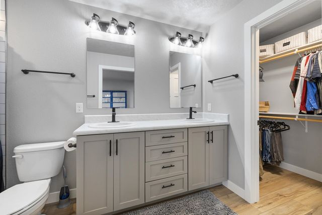 4401 24th St SE, Minot, ND 58701