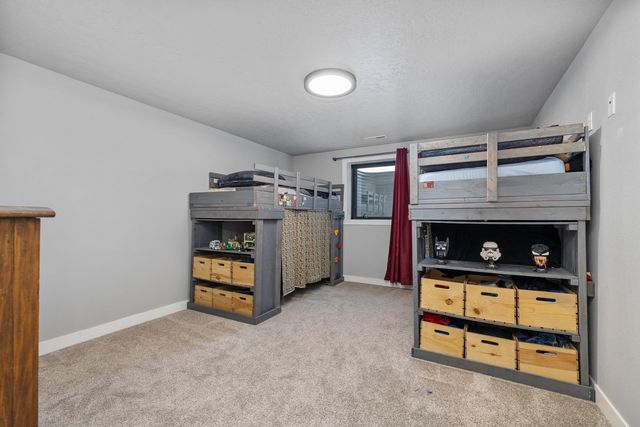 4401 24th St SE, Minot, ND 58701