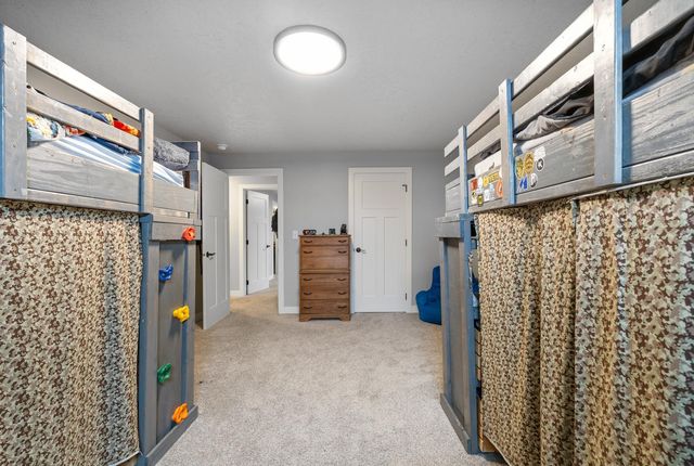 4401 24th St SE, Minot, ND 58701