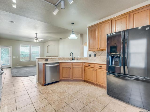 10306 Elizabeth, San Antonio, TX 78240