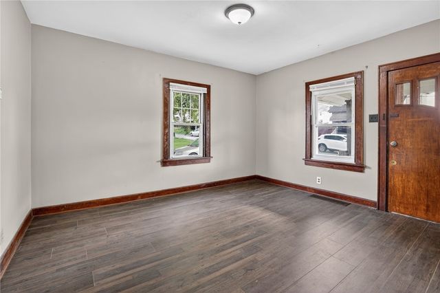 819 Monterey St, Duquesne, PA 15110