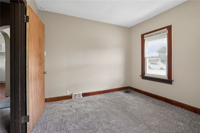 819 Monterey St, Duquesne, PA 15110