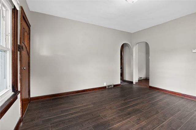 819 Monterey St, Duquesne, PA 15110