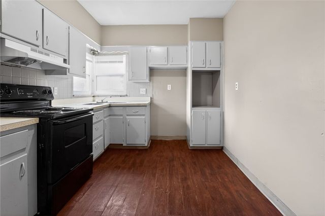 819 Monterey St, Duquesne, PA 15110