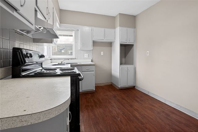 819 Monterey St, Duquesne, PA 15110