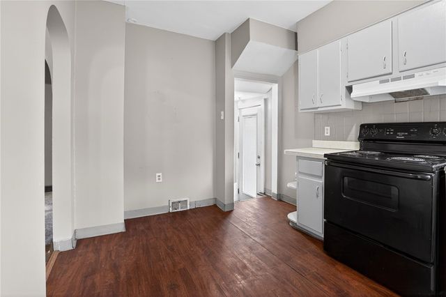 819 Monterey St, Duquesne, PA 15110