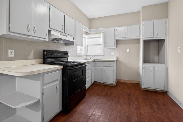 819 Monterey St, Duquesne, PA 15110