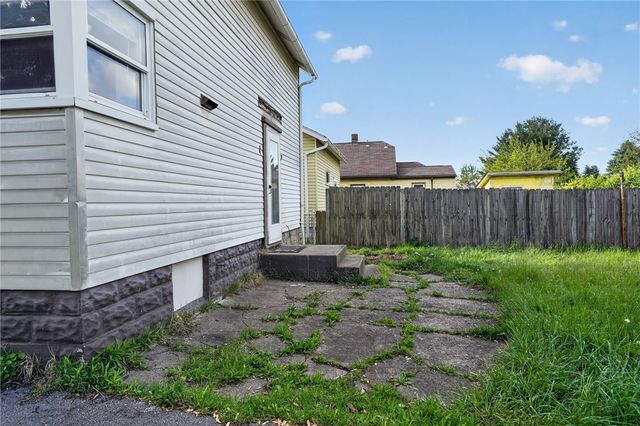 819 Monterey St, Duquesne, PA 15110