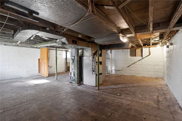 819 Monterey St, Duquesne, PA 15110