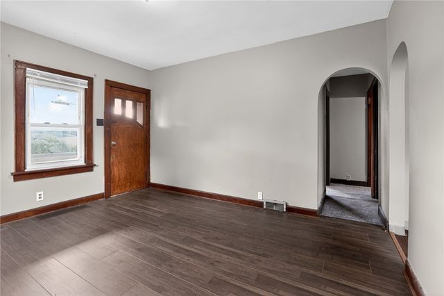 819 Monterey St, Duquesne, PA 15110