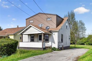 819 Monterey St, Duquesne, PA 15110
