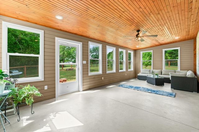27 Marthas Field Drive, Greenbrier, AR 72058