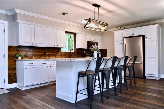 76 LITTLE JOHN Lane, Dry Prong, LA 71423