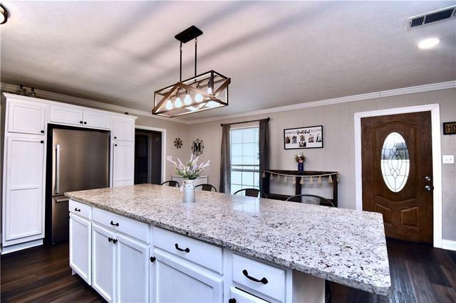 76 LITTLE JOHN Lane, Dry Prong, LA 71423