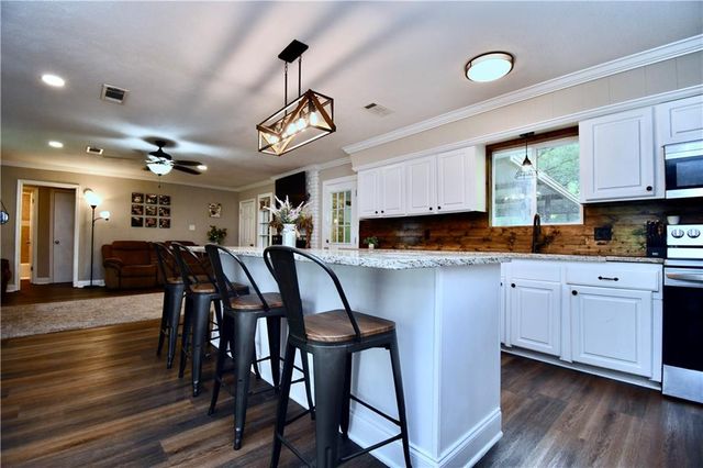 76 LITTLE JOHN Lane, Dry Prong, LA 71423