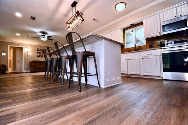 76 LITTLE JOHN Lane, Dry Prong, LA 71423