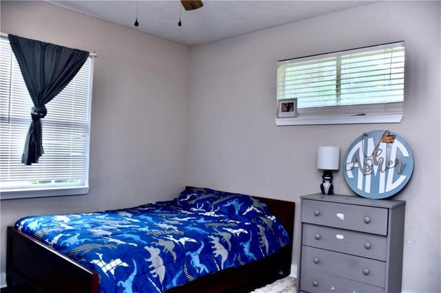 76 LITTLE JOHN Lane, Dry Prong, LA 71423