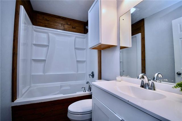 76 LITTLE JOHN Lane, Dry Prong, LA 71423